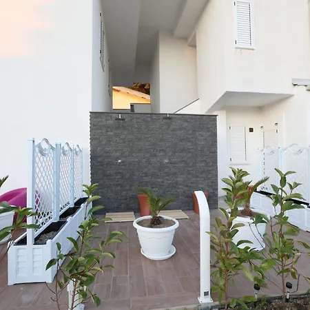 아파트 Costa Dei Gigli 2